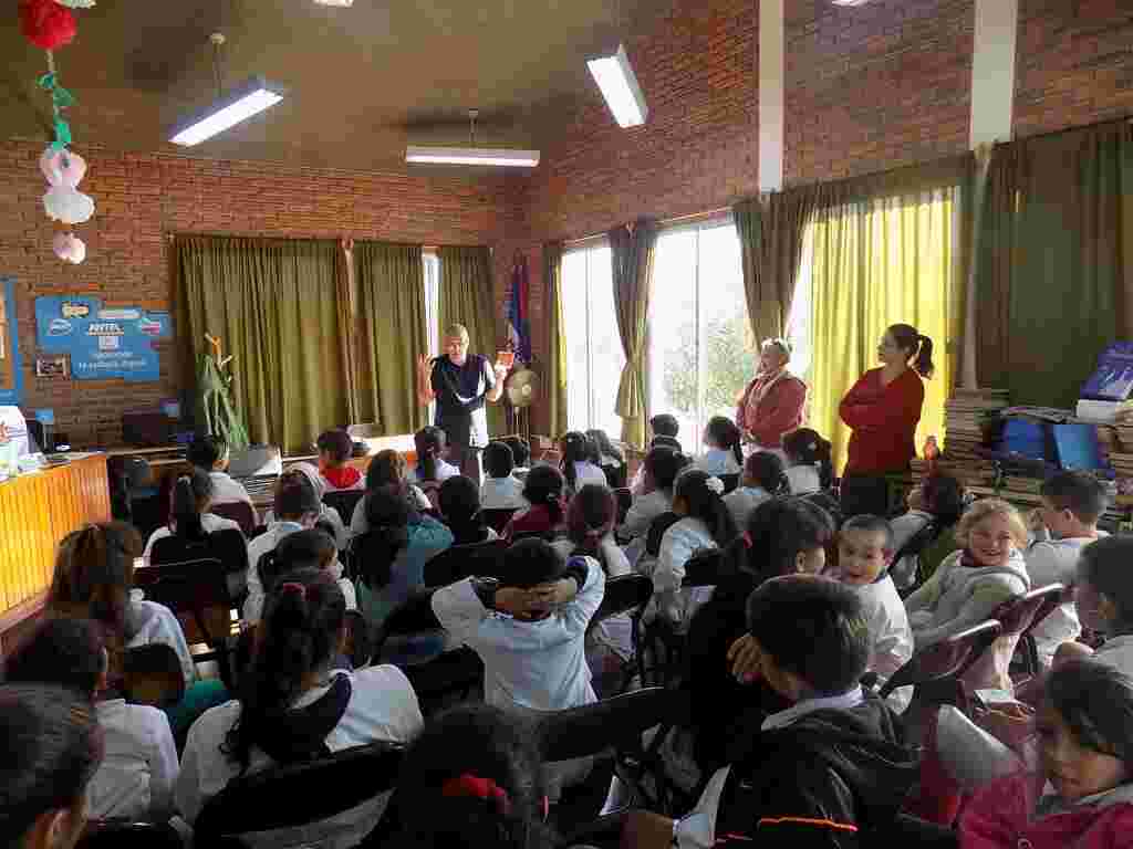 2019-05-23 Día del libro en Cobusu-IDD 2