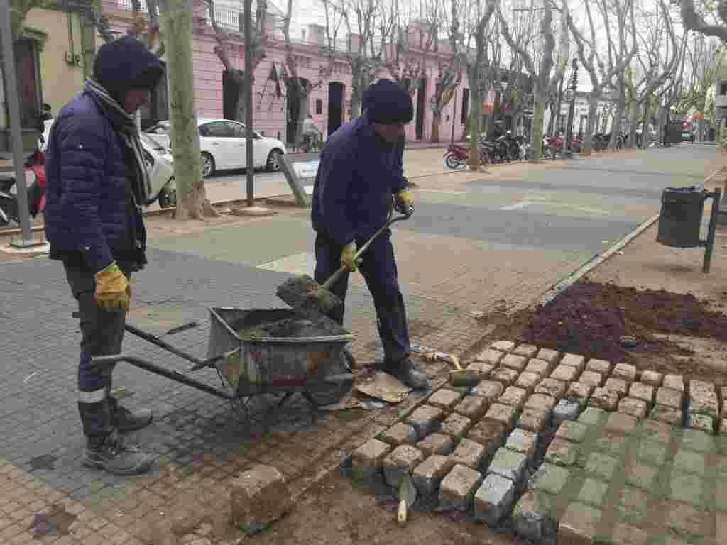 Arreglos y mejoras en Plaza Independencia, Prensa IDD (2)