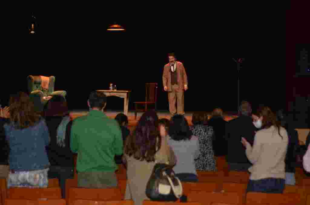 César Troncoso en Centro Cultural Teatro Español, Prensa IDD (3)