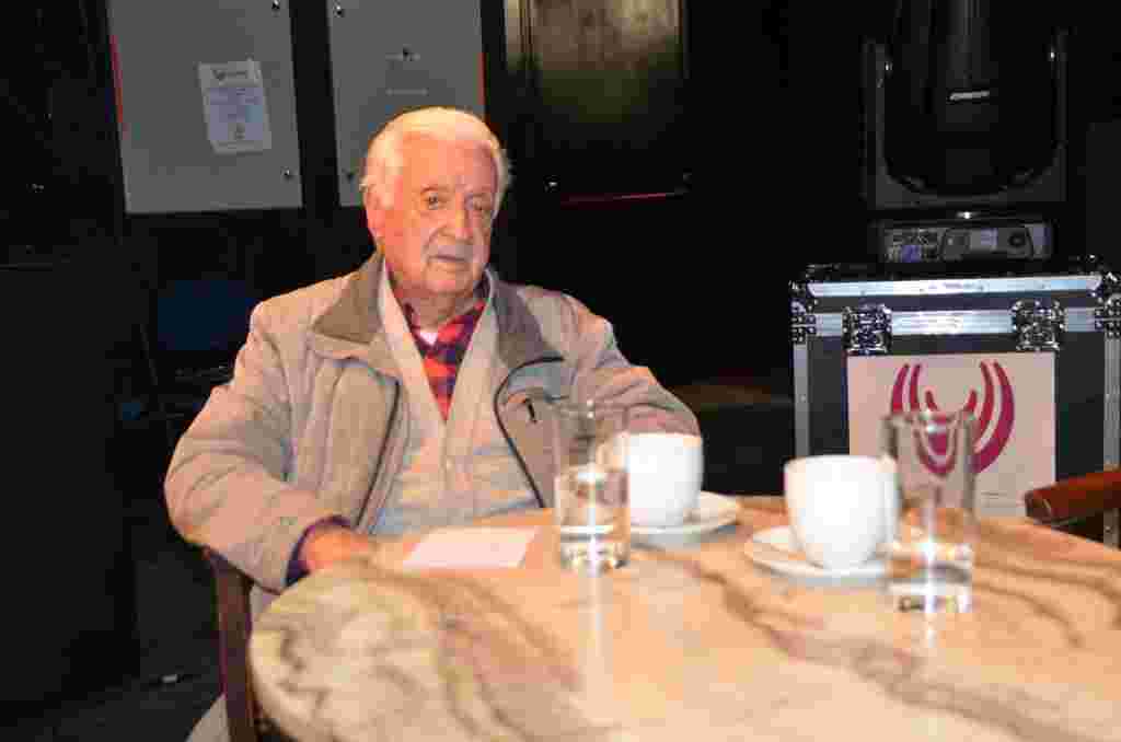 JULIO Pacho REYES, uno de los invitados que ha tenido el ciclo LO QUE FUIMOS Y LO QWUE SOMOS, Pensa IDD.jpg