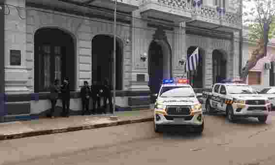 CAMIONETA POLICIAL 2