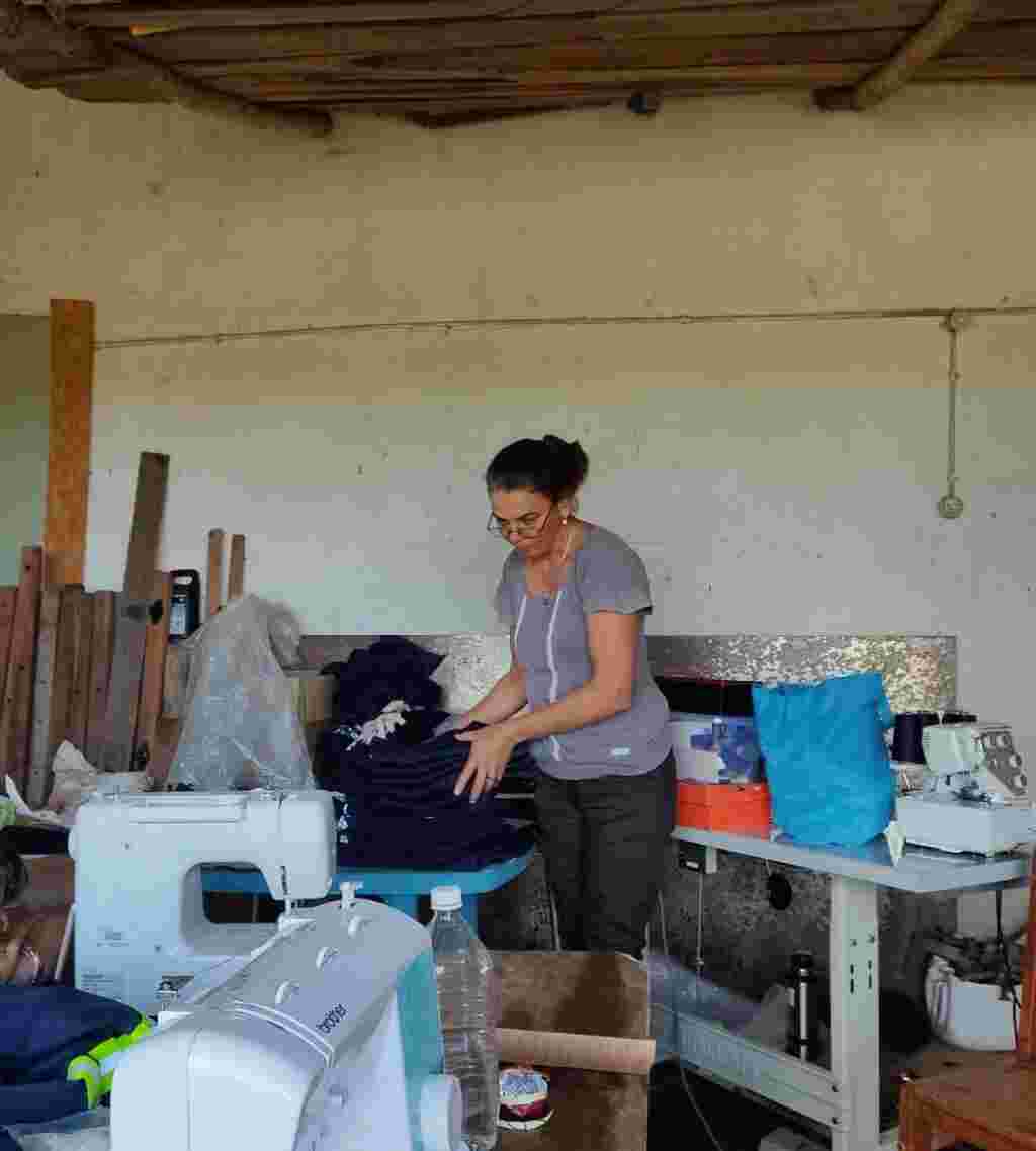 Trabajos de costureras surgidas de cursos de Durazno Integra, Prensa IDD (11)