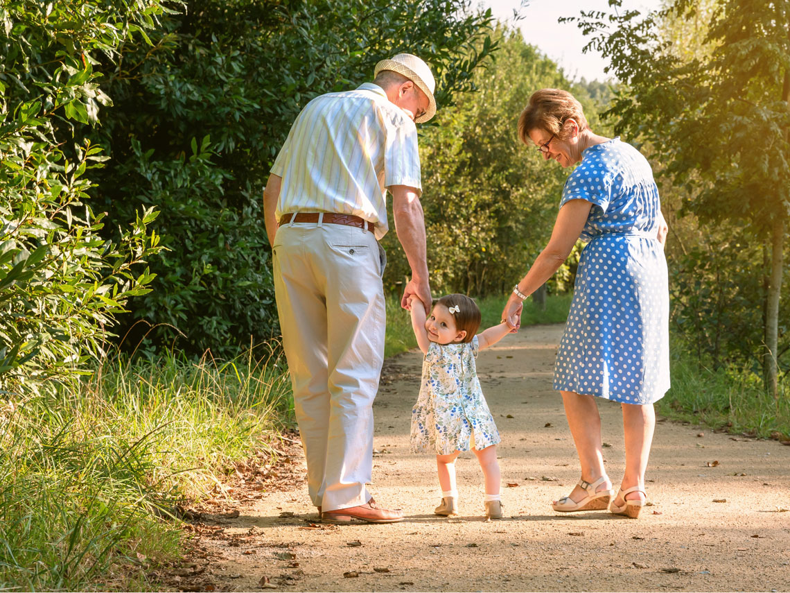 Las huellas de tu bebé, un regalo entrañable para los abuelos