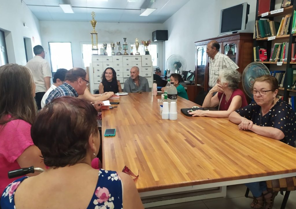 Encuentro escritores