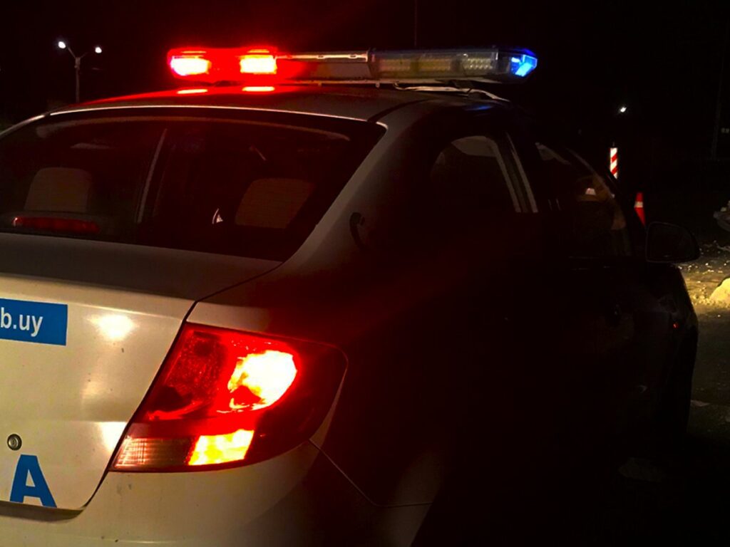 Policia-noche-09042024