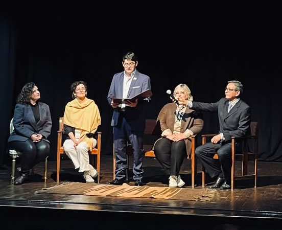 4 TEATRO
