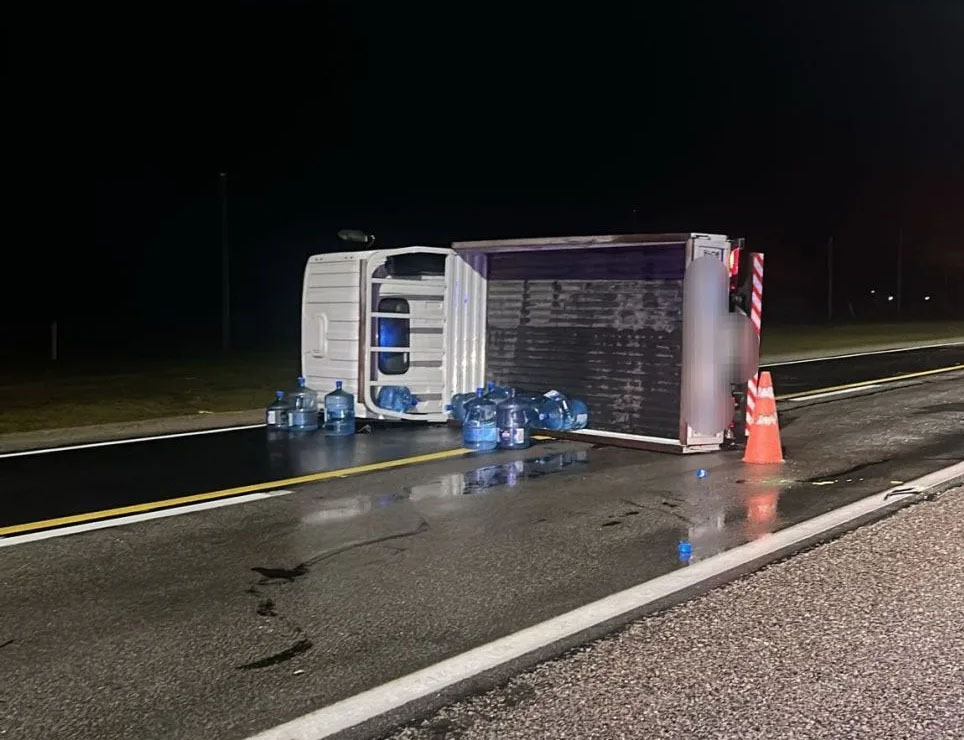 7 CAMION VUELCA