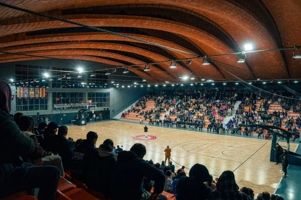 Polideportivo estadio cerrado