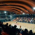 El Estadio Polideportivo Ernesto de León volvió a abrir sus puertas con una noche de emoción, historia y deporte