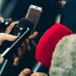 El periodismo seguirá siendo un faro en mitad de un océano repleto de luces de neón